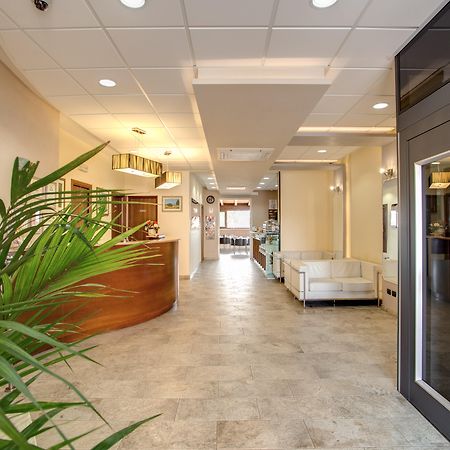 Hotel Roma Tiburtina Metro Ngoại thất bức ảnh
