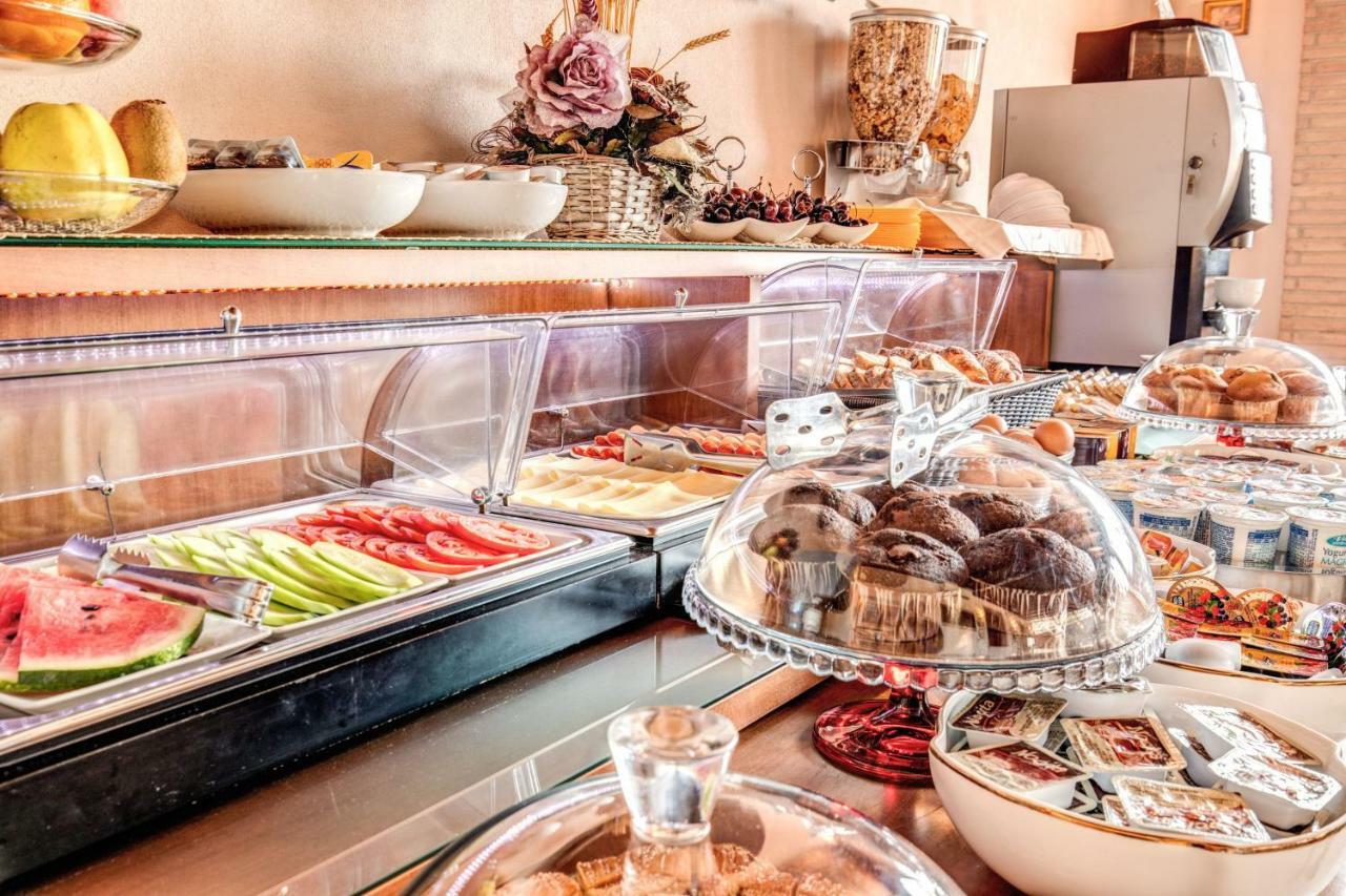 Hotel Roma Tiburtina Metro Ngoại thất bức ảnh