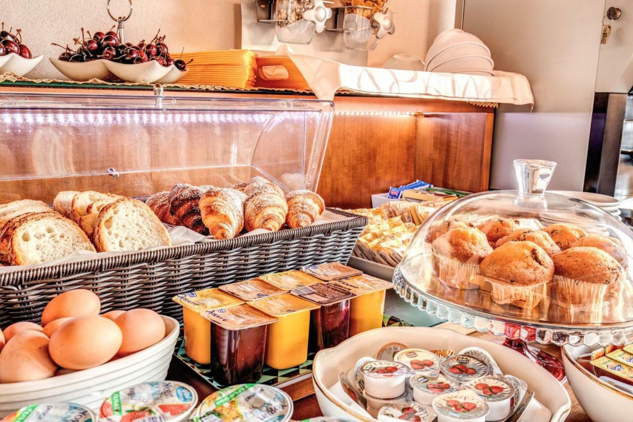 Hotel Roma Tiburtina Metro Ngoại thất bức ảnh