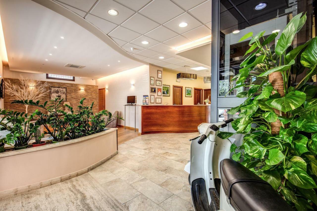 Hotel Roma Tiburtina Metro Ngoại thất bức ảnh