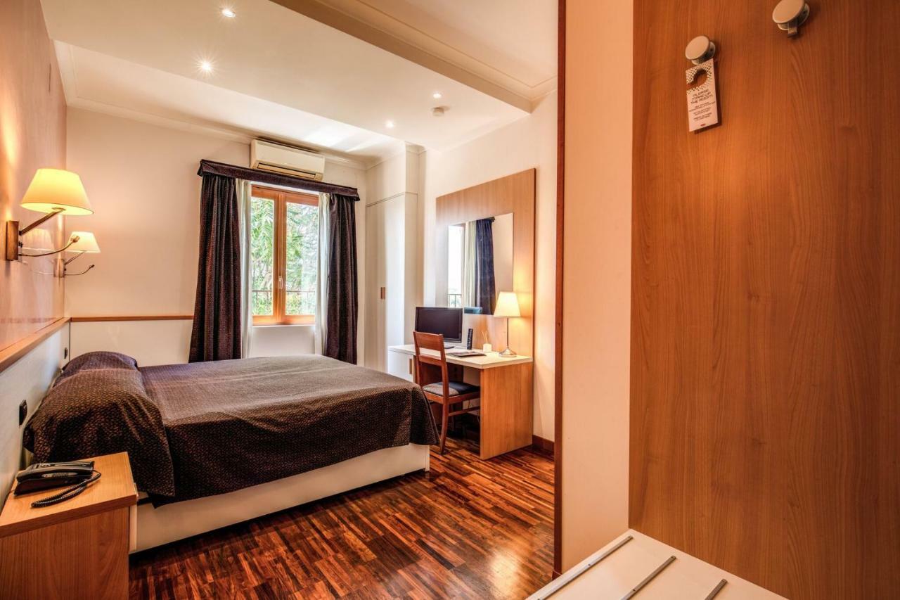 Hotel Roma Tiburtina Metro Ngoại thất bức ảnh