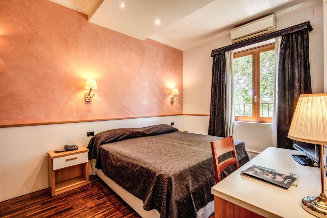Hotel Roma Tiburtina Metro Ngoại thất bức ảnh