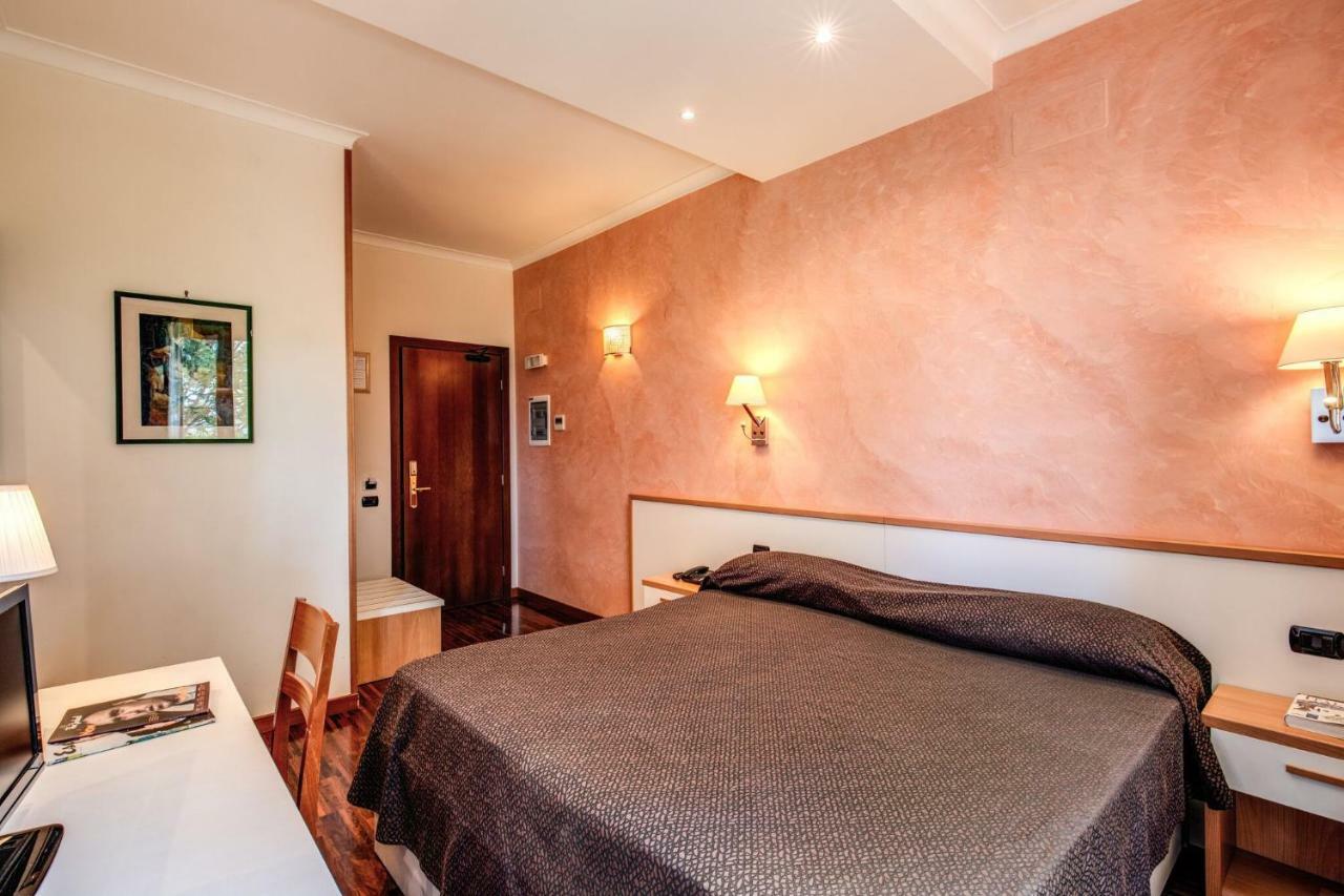Hotel Roma Tiburtina Metro Ngoại thất bức ảnh
